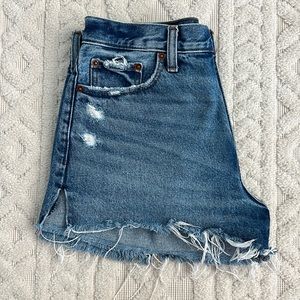 A&F Annie High Rise Short Size 27/4